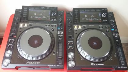2 x PIONEER CDJ-2000 Nexus und 1 x DJM-2000 DJ-Mixer Nexus-Paket 