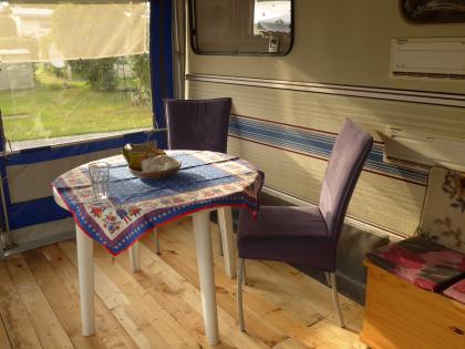 Wohnwagen im schönen Campingpark in Hessen abzugeben