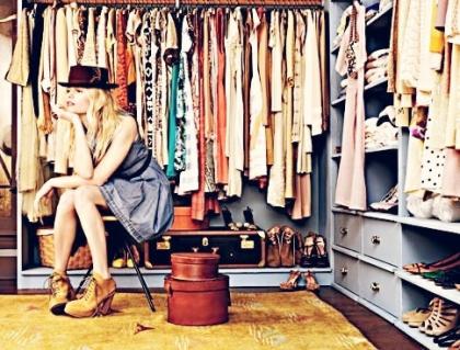 Biete modische Fashionkleidung für trendige und stilsichere junge Frauen