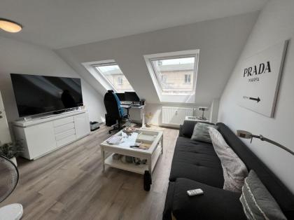 Wunderschöne, helle und möblierte 2-Zimmer-Wohnung mitten im Zentrum!