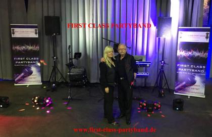 FIRST CLASS PARTYBAND Top Partymusik Live = Wir schaffen Erinnerungen !