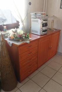 Sideboard / Anrichte / Kommode 2-türig (vermutl. Kirschbaum) Holz
