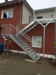 Stahltreppen, Aussentreppen, Metalltreppen aus Polen, Gelander, Zaune, Montage