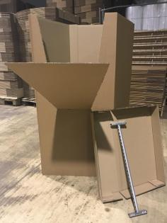Kleiderkartons mit Stange und Deckel, 120cm x 60cm x 60cm, pro Stk. 8€ zu verkau