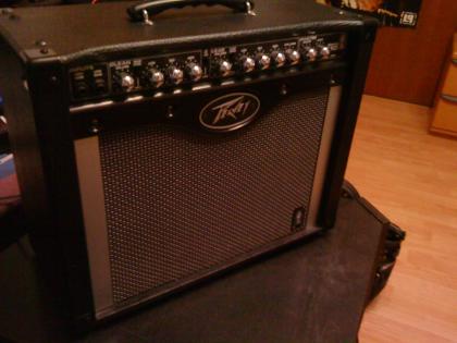 PEAVEY ENVOY 110 + PEAVEY FOOTSWITCH