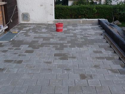 Minibagger-Arbeiten rund um Haus