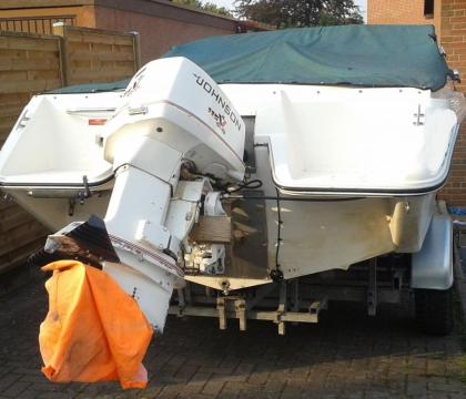 Motorboot Sea Ray 200 CC mit 1, 8 t Trailer