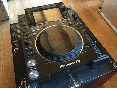 Pioneer DDJ-SX2= 480EUR / Pioneer XDJ RX = 700EUR / Pioneer CDJ2021NXS2 = 1000E