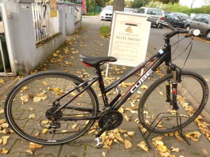 (225) 24 Gang CUBE 28 Zoll Rh 45 Gabel gefedert sehr leicht