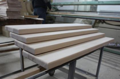 13 x HOLZTREPPENSTUFEN STUFEN BUCHE BEIZE ZWEISEITIG KLAR 1x Podest 89x87, 5cm N
