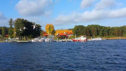 Bootscharter Bootsurlaub Yachtcharter Hausboot Bootsvermietung Müritz