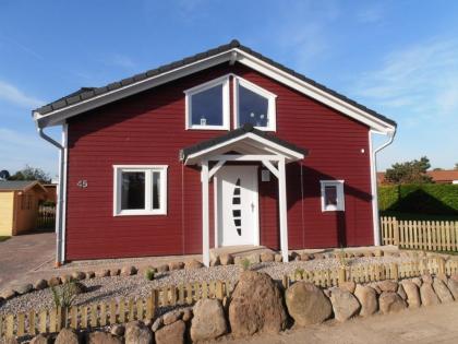 Ostsee-Ferienhaus Störtebeker mit Meerblick, Sauna und Kamin