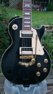 Gibson Les Paul Classic2021 black, mod. Les Trem, Rollensattel