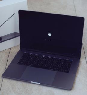 Apple MacBook Pro 15, 4