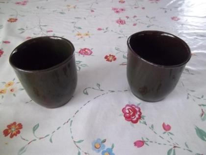 Wein- und Trinkbecher und Schnapsgläser aus Keramik