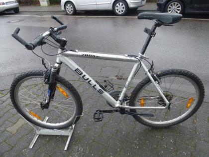 (1) 27 Gang 26 Zoll Gabel gefedert Alu-Rahmen sehr leicht