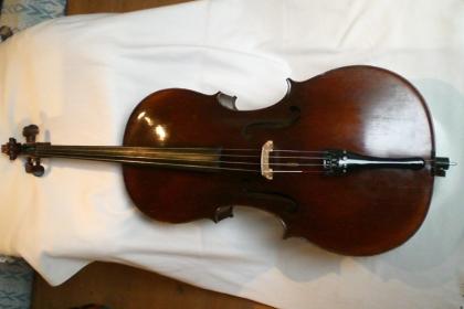 Französisches Cello