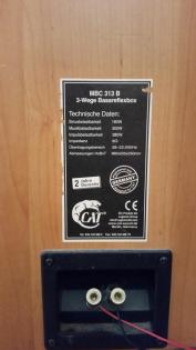 Biete Bassboxen von CAT die Boxen sind in Ordnung ich gebe sie aus Platzgründen 