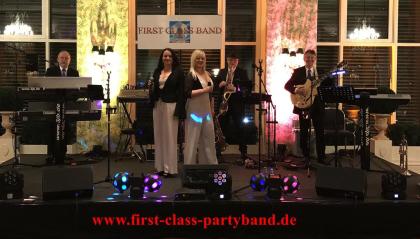 FIRST CLASS PARTYBAND Top Partymusik Live = Wir schaffen Erinnerungen !