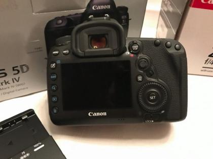 Canon EOS 5D Mark IV Digitalkamera mit Objektiv und Extras Sehr Guten Zustand