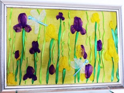 Kunst: Handgemachte dreidimensionale Bandstickerei aus Satin und Chiffon. € 70, 