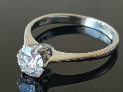750 Gold 0.65 Karat Diamanten Solitär-Ring / Diamant 0.65 Ct. VS1