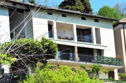 Tessin: Sonnige Wohnung mit fantastischem Panoramablick auf den Lago Maggiore