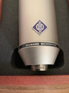 Neumann U87 AI Original Spinne & Holzcase