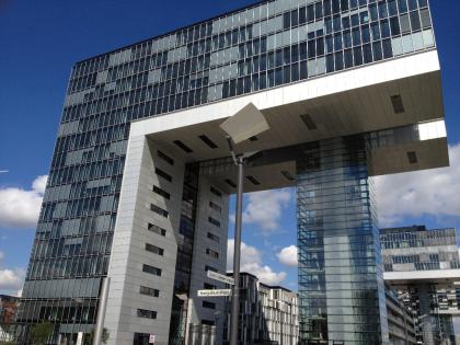MULTIROLLO: Die Sonnenbrille für s Büro