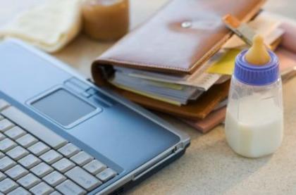 Selbständig von zu Hause aus am PC arbeiten und Familie und Beruf vereinen!