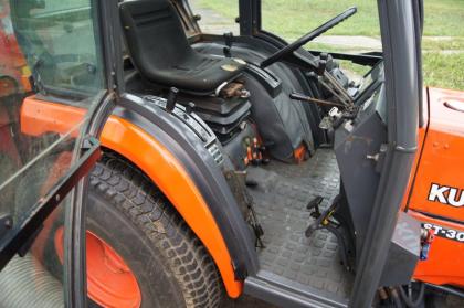 Kubota ST-30 Kleintraktor, mit Mähwerk und Grassammelbehälter