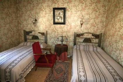 BONANOVA, Gemütliches 12 m2 Schlafzimmer für 2 Personen mit privatem Badezimmer