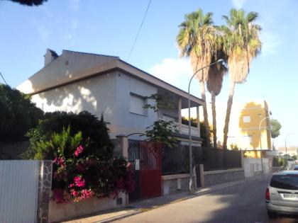 CHALET SANTIAGO DE LA RIBERA
