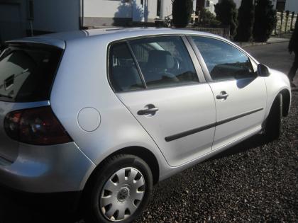 VW Golf V  Trendline 1,4l  55kW / 75 PS 5-Gang silber