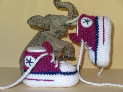 Babyschuhe,Turnschuhe gehäkelt diverse Größen und Farben