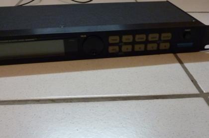Alesis Midiverb 4  Effektgerät (Hall, Echo, Flanger usw.) 19 Zoll 1HE