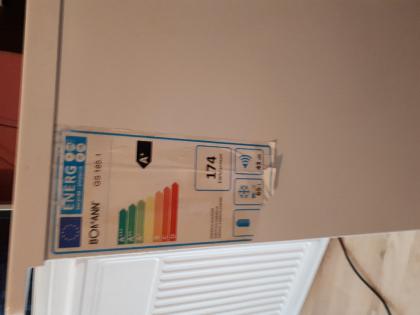 Zu verkaufen ist ein kleiner Gefrierschrank von Bomann
