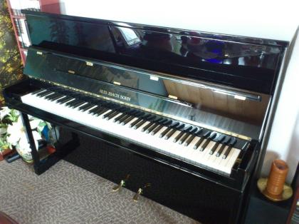 Ibach Klavier B-114 Classic glatter Oberrahmen Schwarz poliert.