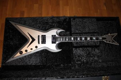 Dean USA Splittail aus dem Custom Shop - ähnlich Zakk Wylde Dean & Gibson Model