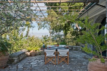 Haus mit schönem Meerblick zu verkaufen - Korfu