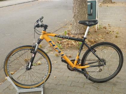 ( 234) 27 Gang 26 Zoll Gabel gefedert HAI BIKE Rahmen ALU RH 46