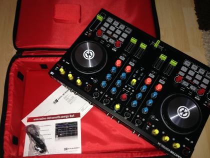 Native Instruments Traktor Kontrol S4 MK II