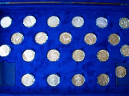 Biete Münzsätze - in 999er und 625er Silber sowie versilbert bzw. vergoldet