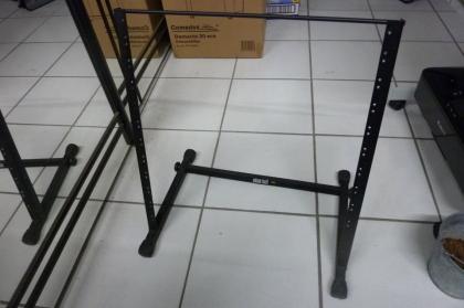 Adam Hall 19 Zoll Rackständer