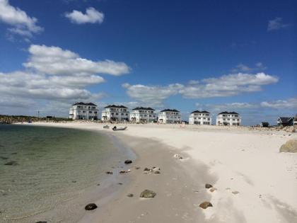 Ferienhaus in spektakulärer Lage direkt am Strand: Weiße Strandvillen/ Kappeln