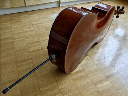 Cello mit Fall, ca. 100 Jahre alt