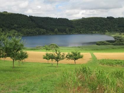 Wandern in der Vulkaneifel, Maare/ Seen, Burgen, Natur Pur