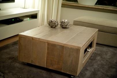 Bauholz Couchtisch Hof von www.exklusivdutchdesign.de