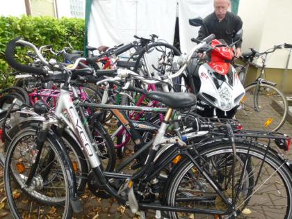 (218) 24 Gang LAKES 28 Zoll Rh 53 Gabel gefedert sehr leicht
