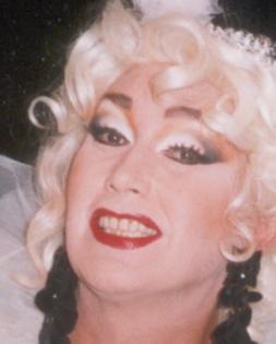 Travestie-Show Mona-Diva live!